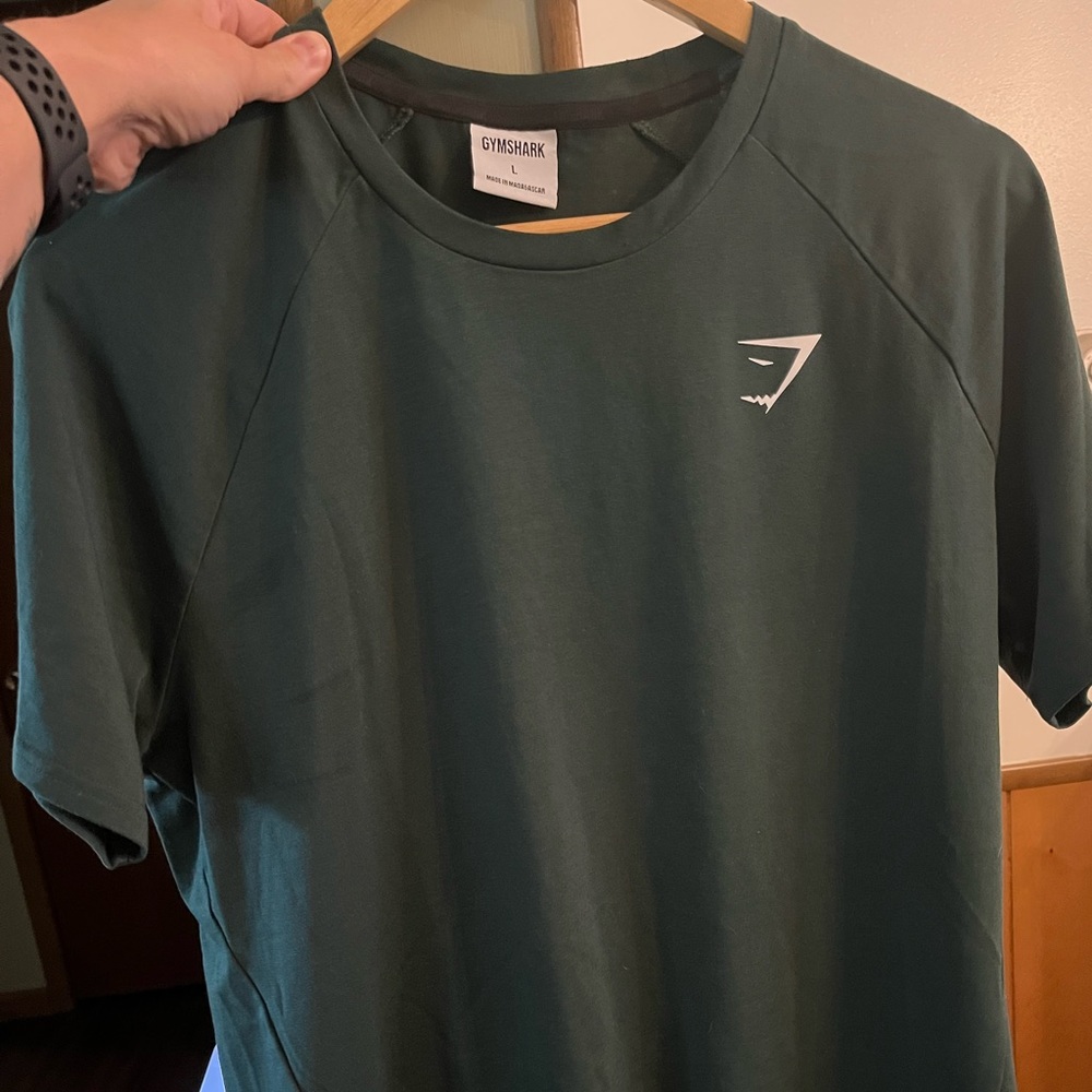 NWOT Gymshark mens shirt size L